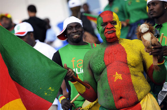 Фанат сборной Камеруна